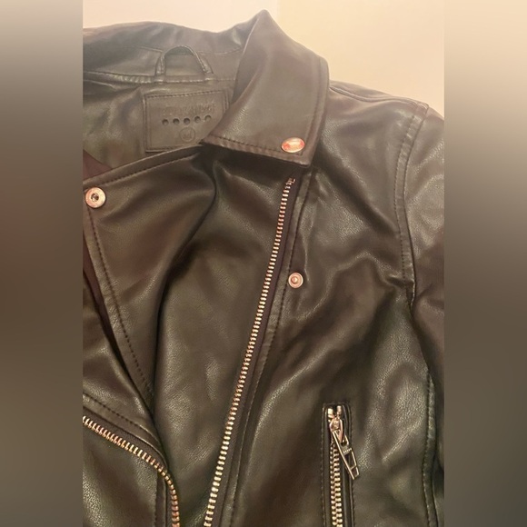 BLANK NYC Good Vibes Faux Leather Moto Jacket Size Medium NWOT - Picture 6 of 11